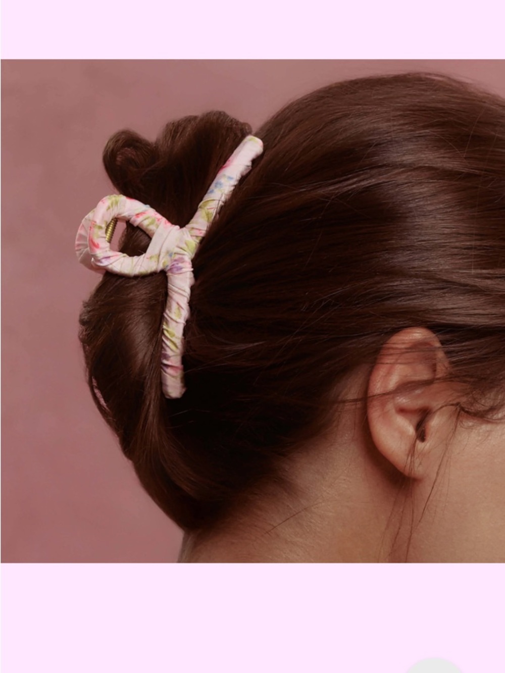 Wet Brush × Hill House Fabric Wrapped Claw Clip - Pink Bluebonnet Floral - Picture 3 of 7
